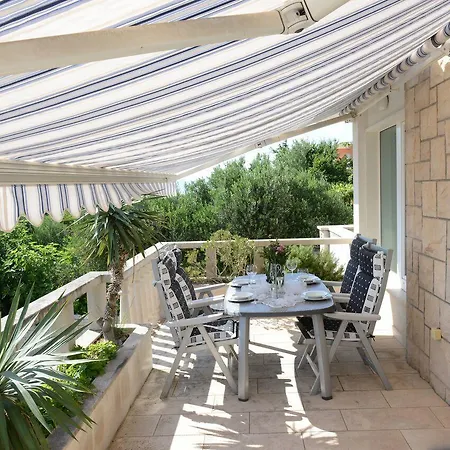Ruzmarin Apartment