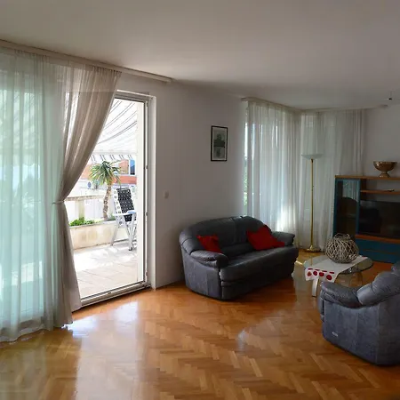 Apartment Ruzmarin Makarska