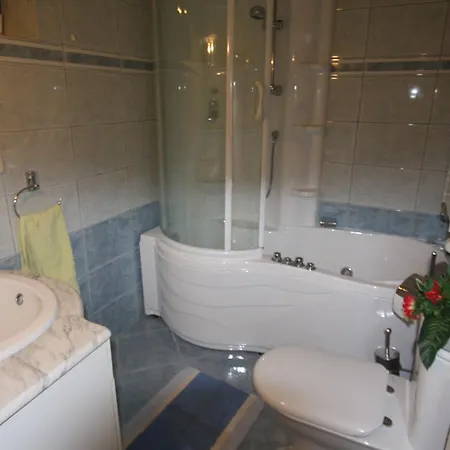 Ruzmarin Apartment Makarska