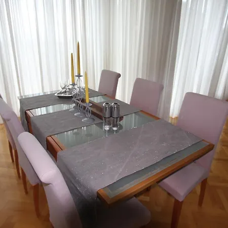 Ruzmarin Apartment *